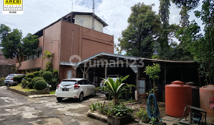 For Sale: House and Business Premises in a Very Strategic Location, Sayap Pajajaran, Bandung.