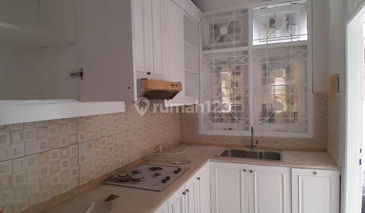Rumah 2 Lantai Komplek Villa Delima 1