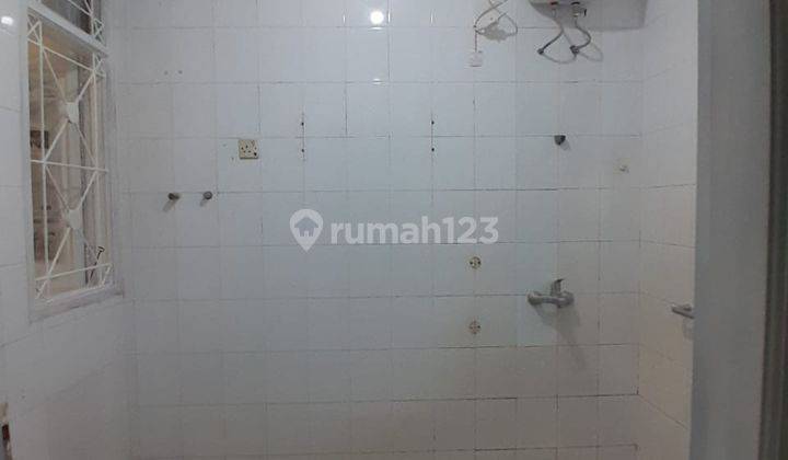Rumah 2 Lantai Komplek Villa Delima 13