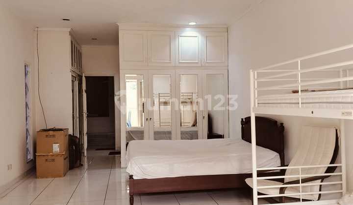 Rumah 300 m2 di kawasan Elit Menteng, terawat, bentuk tanah kotak, hanya 5 menit ke Bundaran HI 2