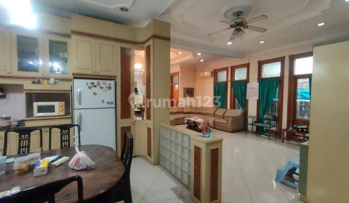 Rumah di Otista 3,  strategis, cocok untuk klinik, kantor konsultan, kos-kosan,  kantor konsultan, lebar 13 meter, hadap selatan 2