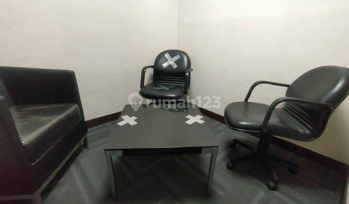 Office Puri Indah Financial Tower, terletak di CBD Jakarta Barat luas : 126 m2,  furnished, kondisi ter, cocok untuk invest ! 2