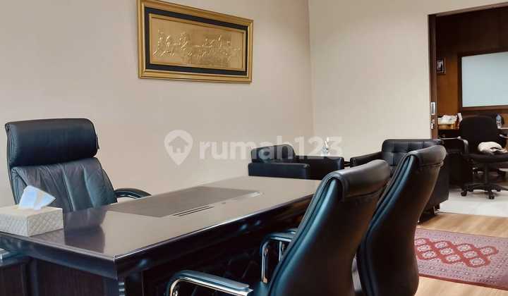 Office Gandaria 8 Gandaria City , luas 50 m2, semi fitted, direct access ke Mall Gandaria City, bebas rute ganjil-genap, 15 menit ke Senayan Office Gandaria 8 Gandaria City , luas 50 m2, semi fitted, direct access ke Mall Gandaria City, bebas rute ganjil-genap, 15 menit ke Senayan