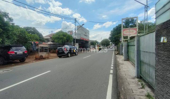 Rumah di Otista 3, strategis, cocok untuk klinik, kantor konsultan, kos-kosan, kantor lawyer, lebar 13 meter, hadap selatan 2