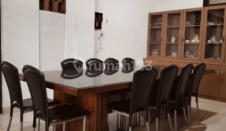 Rumah dikawasan Elit Jl. Prambanan, Menteng. Cocok untuk tempat tinggal  Duta Besar, atau guesthouse premium, 10 menit ke Bundaran HI.