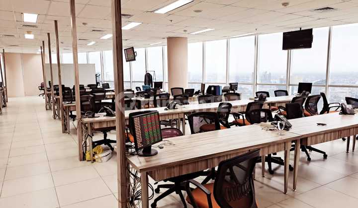 Axa Tower Office Space, 348 m2, Hadap TImur, Feng shui Bagus, 30 juta juta/m2, 5 Menit ke LRT Station,  direct akses ke Mall Kuningan ity