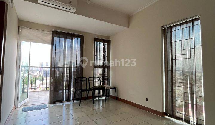 ruang keluarga marbella kemang apartment 3 bedroom,