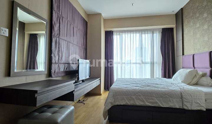 Luxury Living: 3 Bedroom Loft at Gandaria Height Apartment, part of the Gandaria City Mall complex, 15 minutes to Senayan. 2