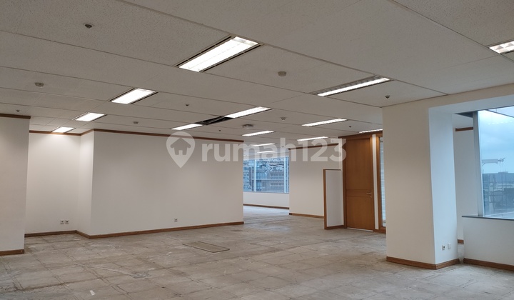 Mid Plaza Sudirman Office, 390m2, partition, bebas ganji-genap, pintu depan langsung menuju MRT Setiabudi Astra