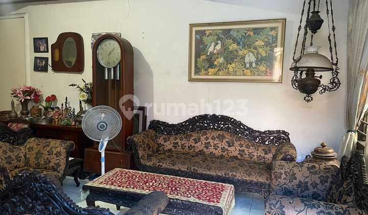 Rumah di Kawasan Strategis Otista Jakarta Timur, 231 Sqm, Potensi Investasi Kos-Kosan Hanya Berjarak 1,5 KM ke By Pass di Panjaitan