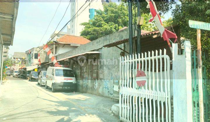 Rumah  di Matraman Raya dan Jl  Pramuka, luas :1.200 m2, harga di bawah NJOP,  MURAH, 10 menit ke By pass 1