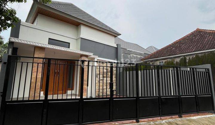 Rumah Modern Mewah Di Jalan Kaliurang 13 