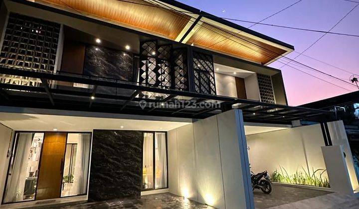 Rumah Mewah 2 Lantai Siap Huni SHM Kota Jogja Utara Dekat UGM