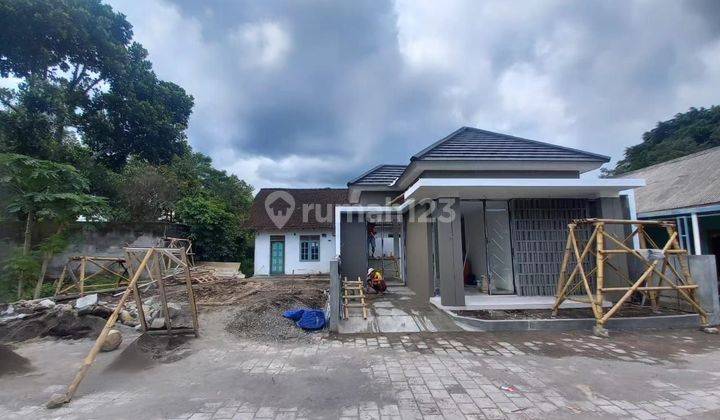 Rumah baru siap huni di Purwomartani 10 menit ke ambarukmo plaza 2