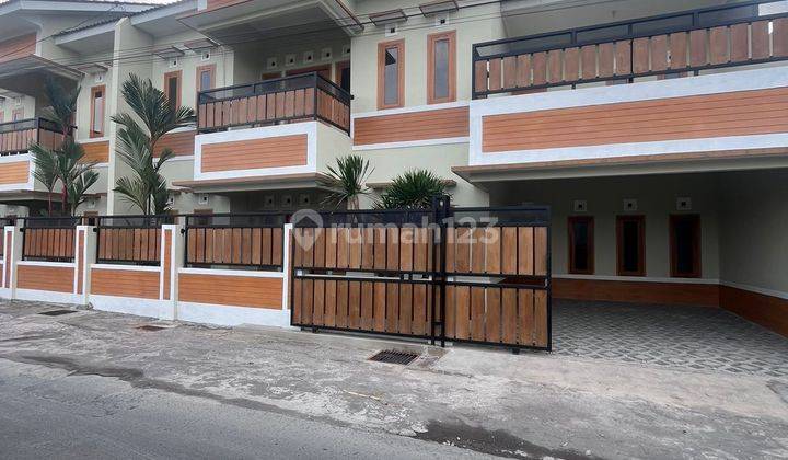 Rumah 2 Lantai SHM View Sawah Pinggir Jalan Raya di Jl tajem 2