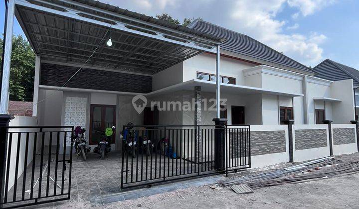 Rumah Mewah Legaa dekat UII Jakal di Jl Besi Jangkang 2