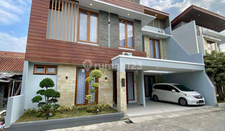 RUMAH MEWAH 2 LANTAI SHM SEMI FURNISH DALAM CLUSTER EKLUSIF DEKAT JALAN RAYA GEDONGKUNING BANGUNTAPAN 2