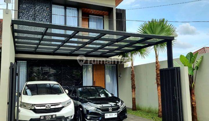 Rumah Mewah 2 Lantai Di Jalan Wedomartani Sleman 1