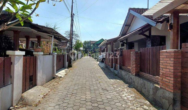 Rumah Klasik Dalam Ringroad Dekat Ambarukmo Plaza 2