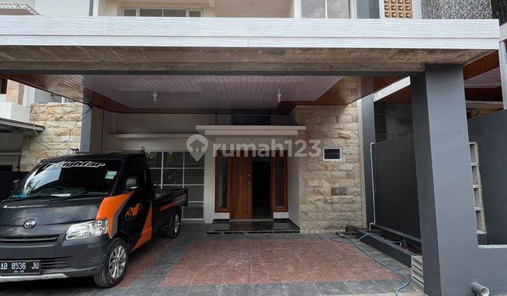 Rumah Mewah W Lantai Di Jalan Kaliurang Km13 1