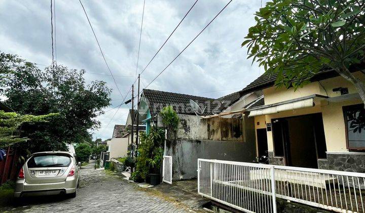 Rumah Dalam Perumahan Dekat Budi Mulia Unriyo Di Jl Tajem 1