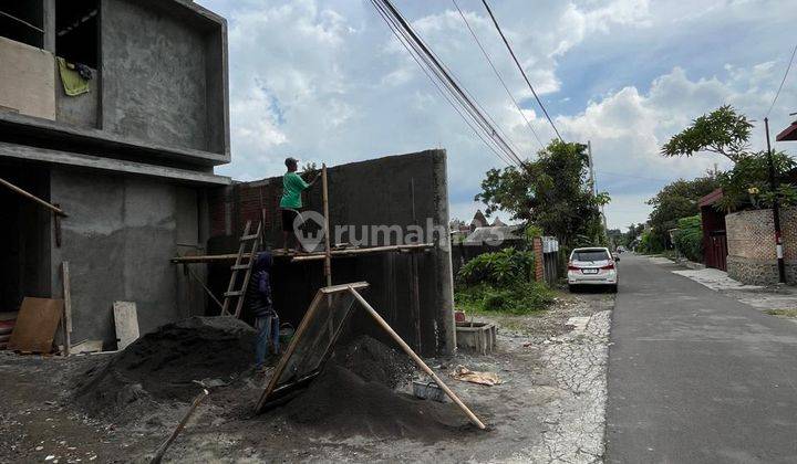 Rumah Mewah 2 Lantai Di Jalan Wedomartani Sleman 2