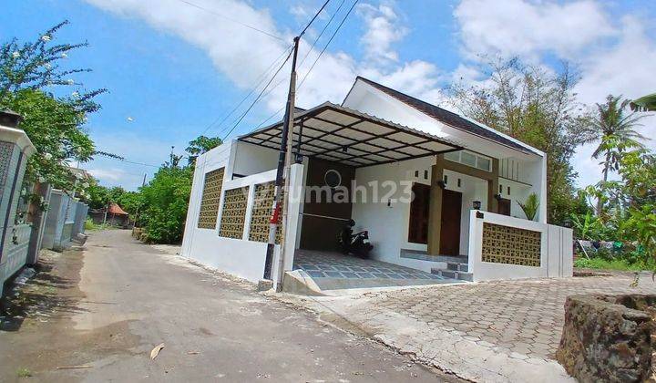 Rumah Cantik Minimalis Di Ngangkrik Triharjo Sleman 2