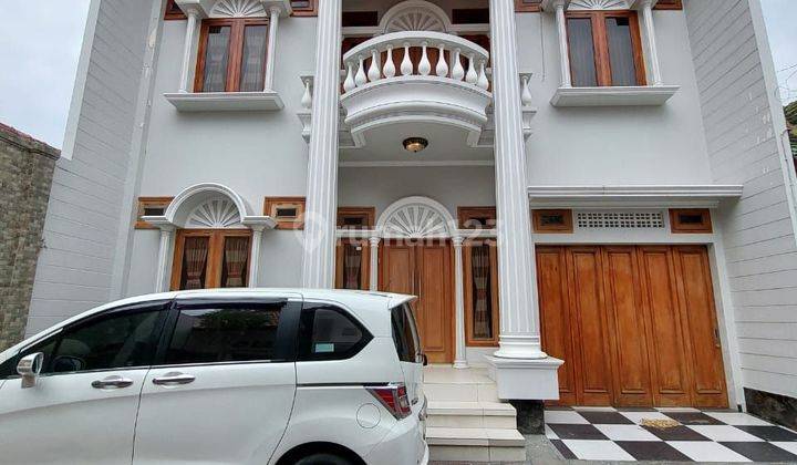 Rumah Mewah 3 Lantai Model Eropa Dalam Cluster Di Jl Godean 1