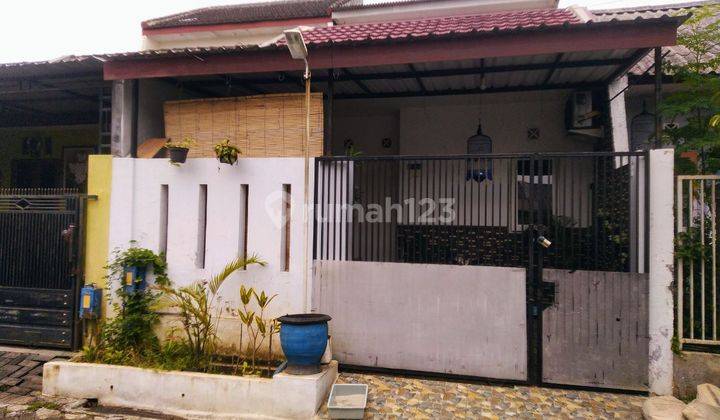 Rumah Cantik di Perum Bulan Terang Utama Madyapura Kodya Malang  2