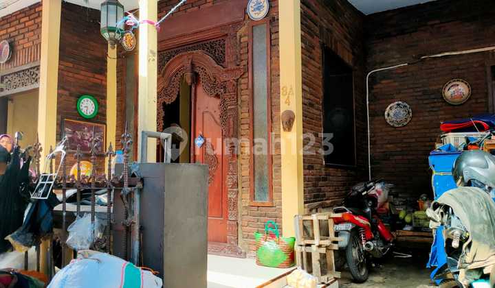 Murah Bu Depan Pasar Cocok Untuk Usaha Toko, Tetap Berpenghasilan 2jt/bulan Meski Rumah Dalam Keadaan Kosong. Sangat Menguntungkan 2