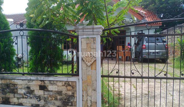 Dijual Rumah 1 lantai dengan halaman yang luas  1