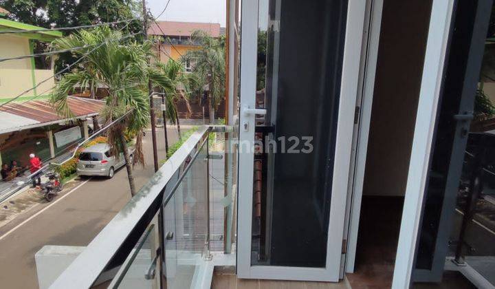 Di jual rumah 2 lantai akses mobil di kawasan Cempaka Putih 6