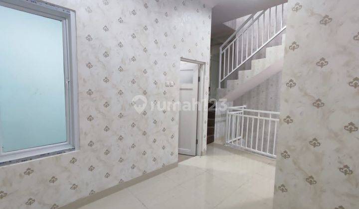 Di jual rumah 2 lantai akses mobil di kawasan Cempaka Putih 8