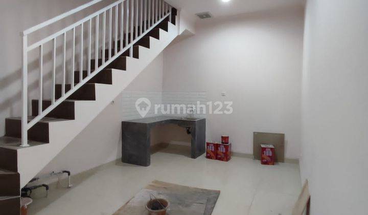 Di jual rumah 2 lantai akses mobil di kawasan Cempaka Putih 9