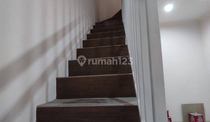 Di jual rumah 2 lantai akses mobil di kawasan Cempaka Putih 10