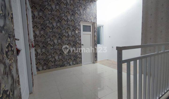 Di jual rumah 2 lantai akses mobil di kawasan Cempaka Putih 1