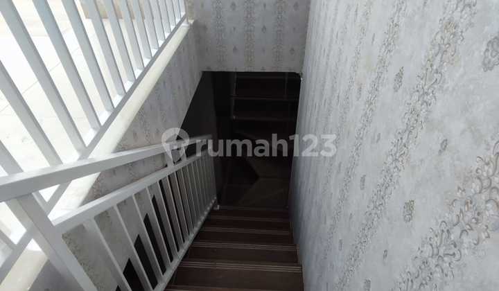 Di jual rumah 2 lantai akses mobil di kawasan Cempaka Putih 12