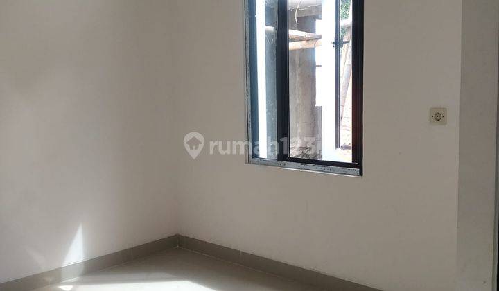 Rumah di  murah minimalis dan cantik 2 lantai di Percetakan negara Jakarta Pusat