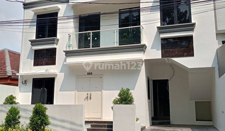 Di jual rumah 2 lantai akses mobil di kawasan Cempaka Putih 15
