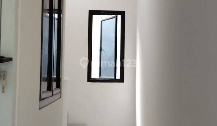 Rumah 2 lantai modern dekat strategis dekat Pulo gadung 