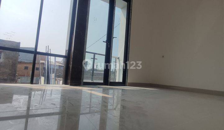 rumah murah lokasi strategis di jakarta 1
