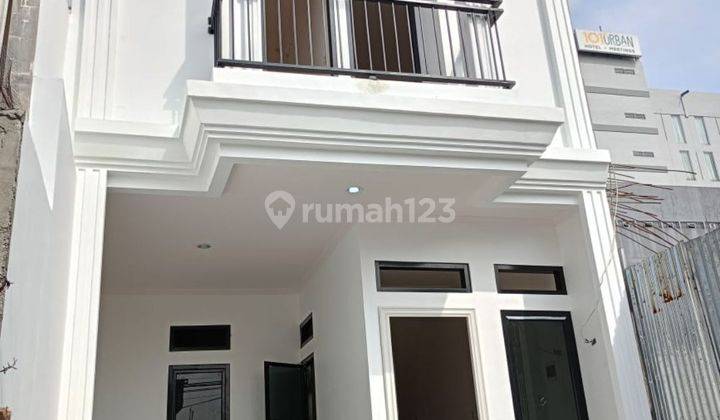 Rumah dijual lokasi strategis SHM 2 lantai di jakarta  1