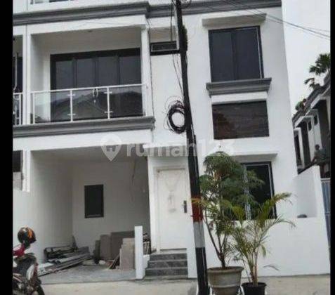 rumah mewah 3 Lantai SHM di Cempaka putih Tengah 2