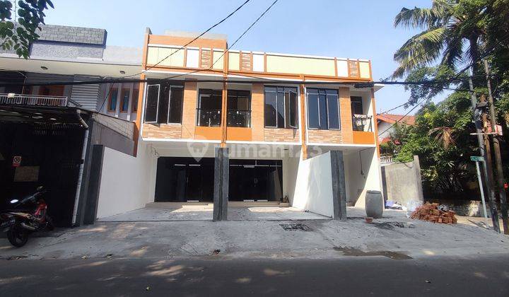 Rumah di Rumah dijual 3 lantai di cempaka putih Rawasari  2