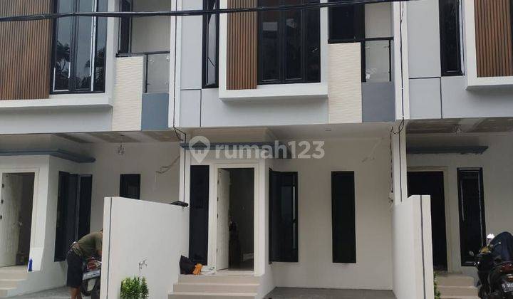 Rumah di Jl Cempaka putih Barat SHM 2 Lantai 1