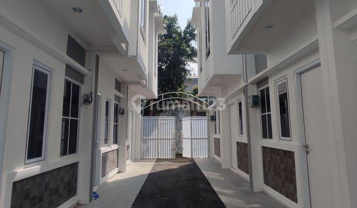 Rumah dijual 2 Lantai SHM di jakarta pusat Kemayoran  2