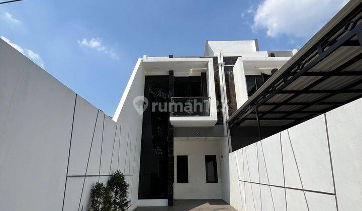 Rumah Mewah Strategis Dirawamangun Jakarta Timur Shm 1