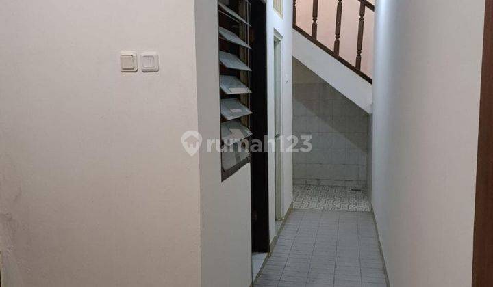 Rumah Kontrakan 2 Lantai Bagus di Sektor 7A/B-Gading Serpong, Tangerang 2