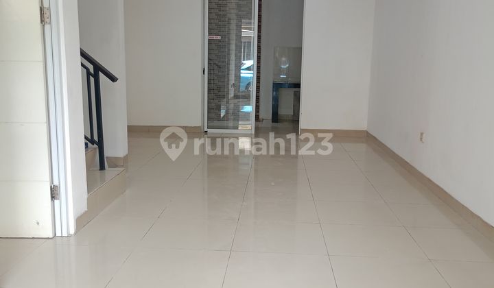 For Rent: Australian Cluster House (Lisa 16/9)