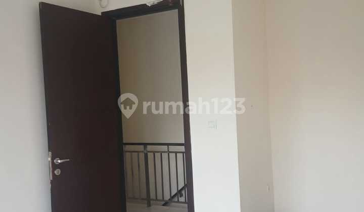 Nis Disewakan Rumah Green Village Cipondoh 2